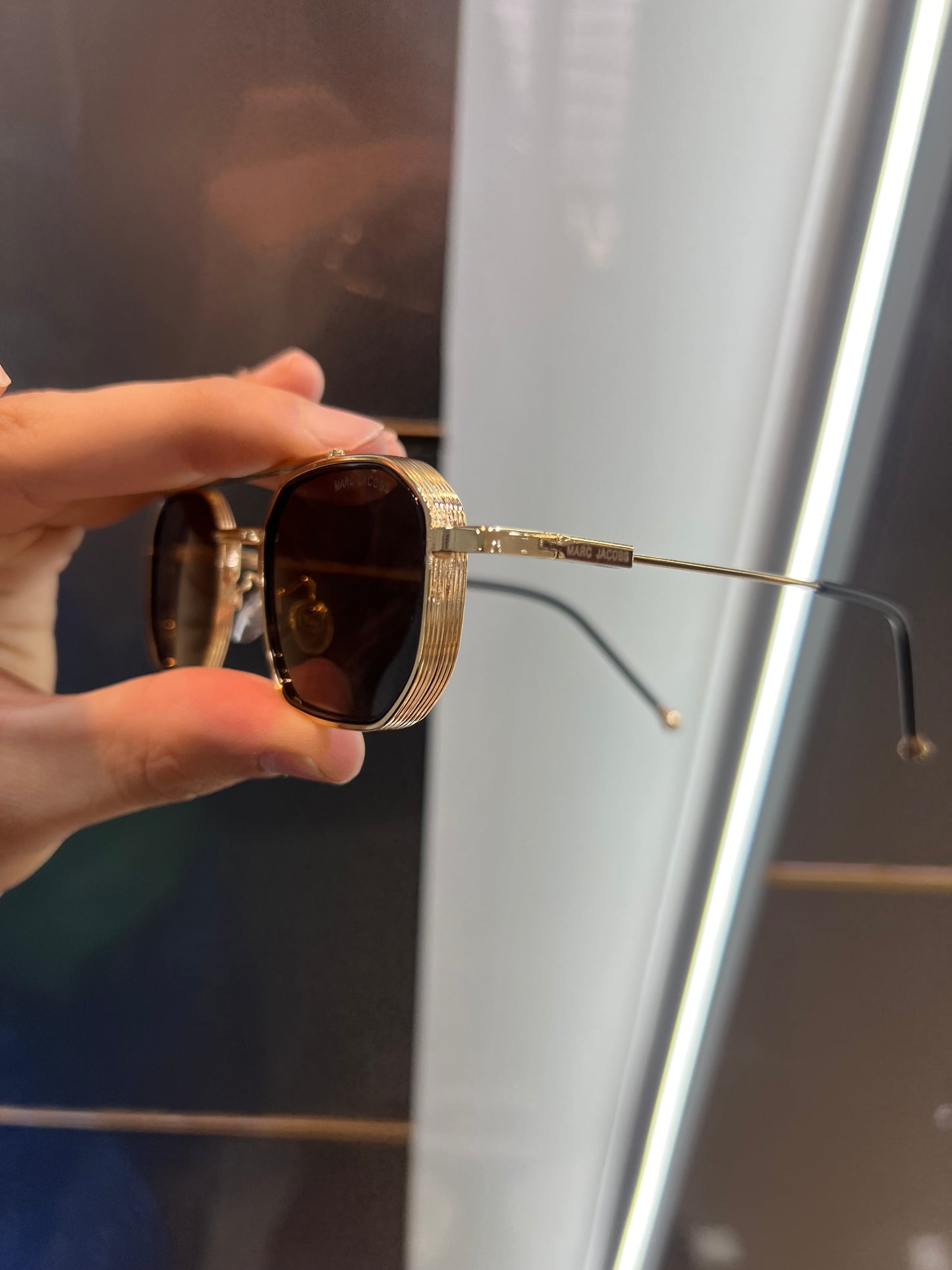 Marc Jacob Metal Brown Luxury Shade With Original Packing