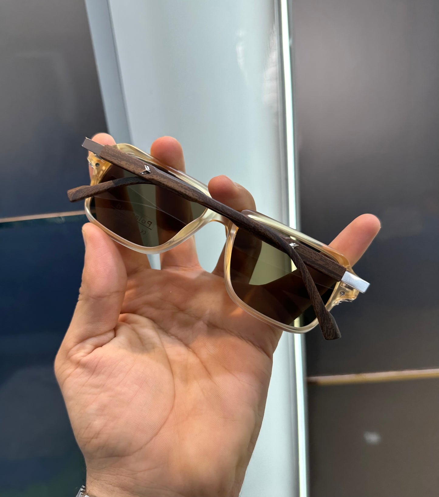 Gucci Biege Brown Wooden Stick Luxury Shade With Original Box Packingo