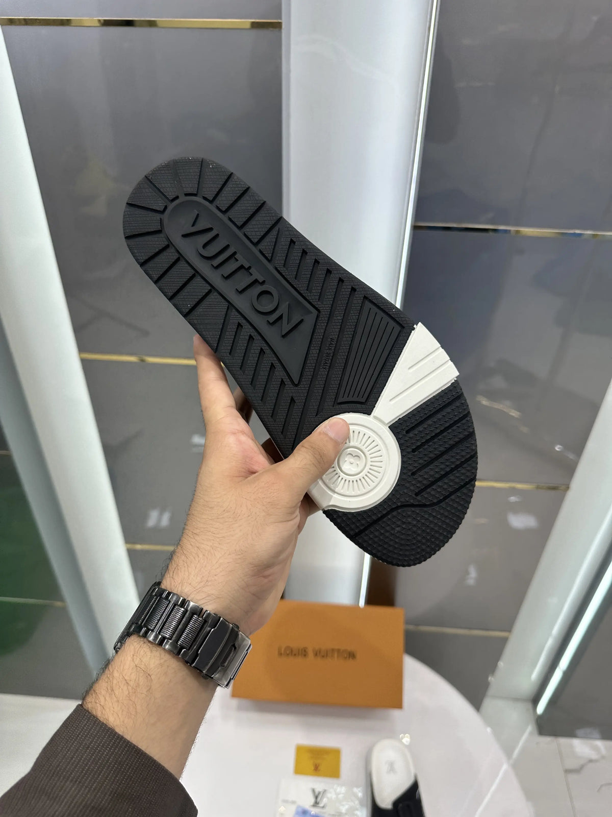 Louis_Vuitton_Black White Double Lock Premium Slide