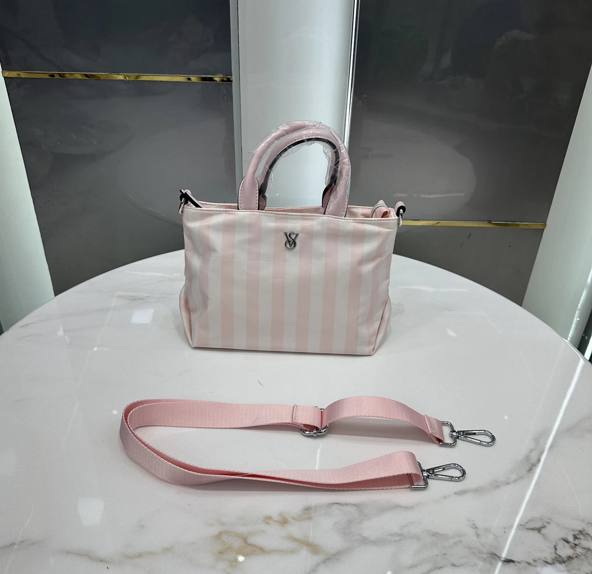 Victorias Secre t Luxury Hand Bag vs90