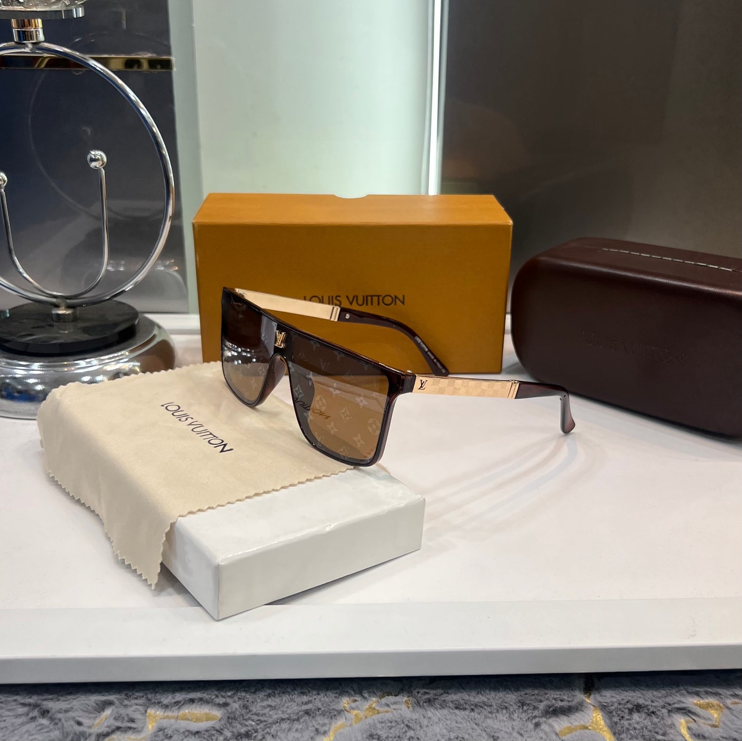 Louis Vuitton Brown Monogram Limited Edition Luxury Shade With Original Packing