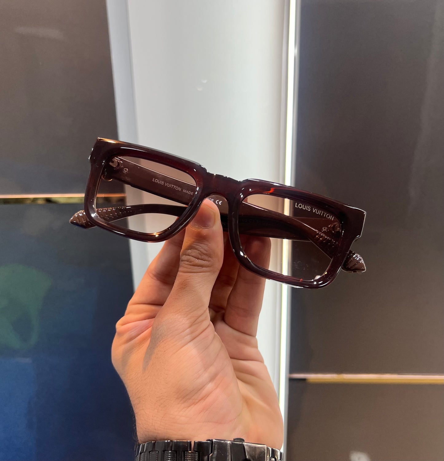Louis Vuitton Brown Limited Edition Luxury Shade With Original Packing