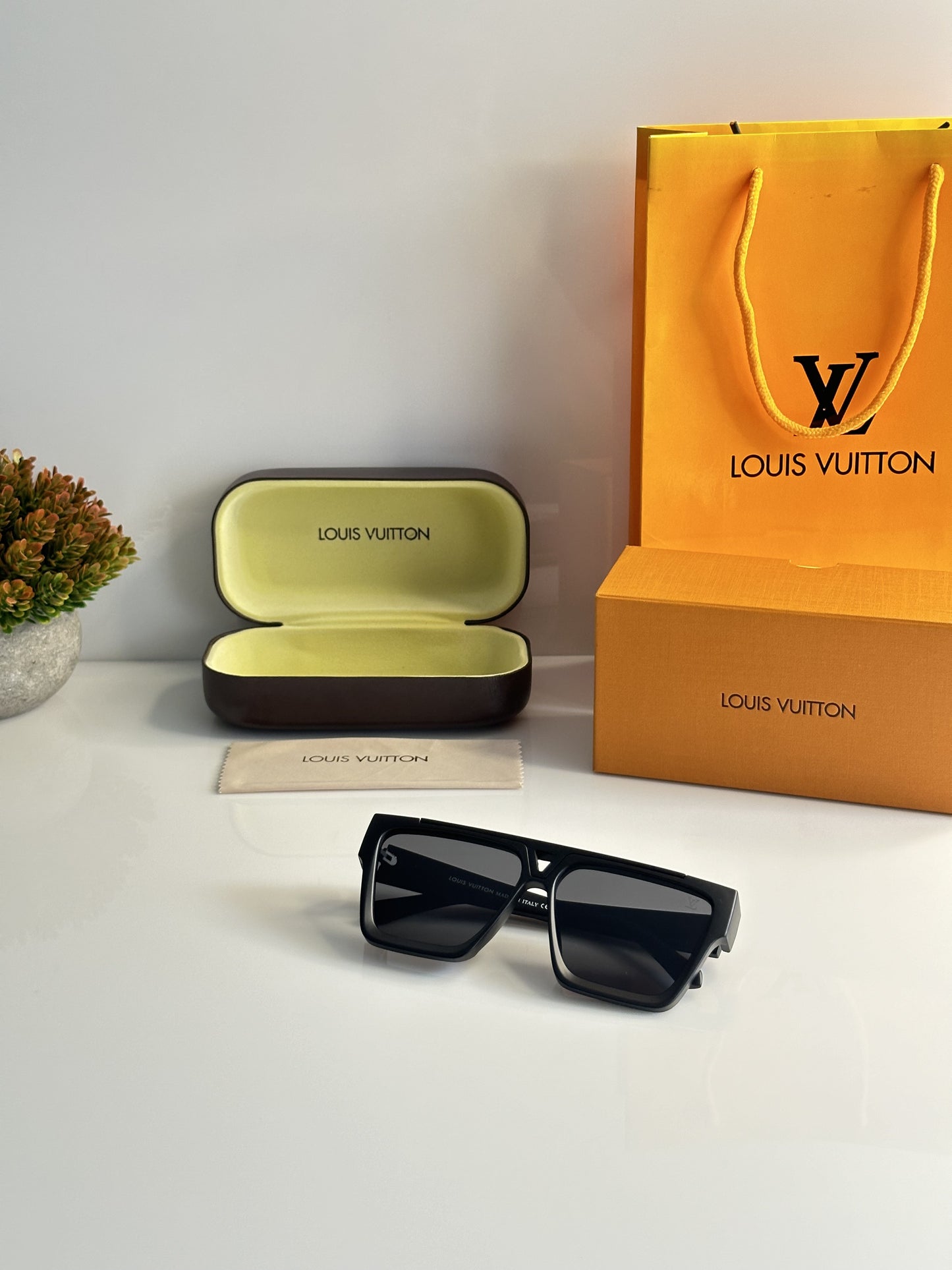 Louis Vuitton All Black Classic Luxury Shade With Original Packing
