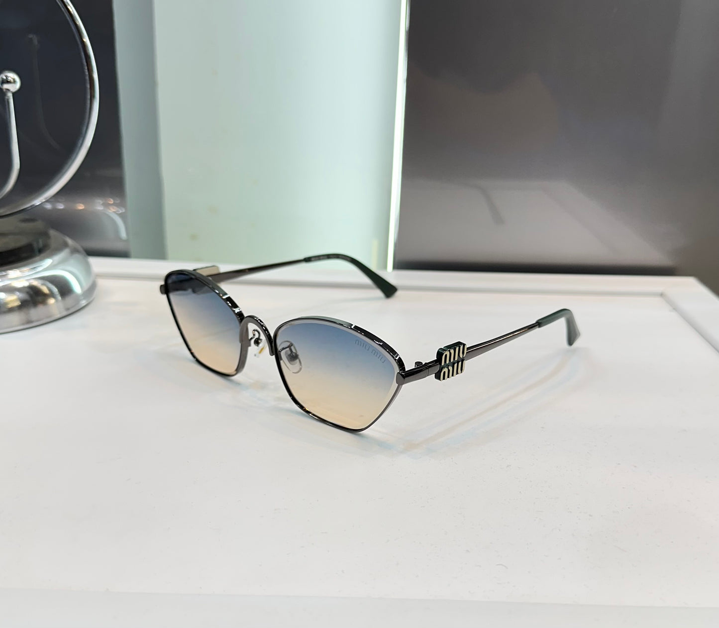 MIU MIU Unique Green Dual Limited Edition Luxury Shade With Original Packing