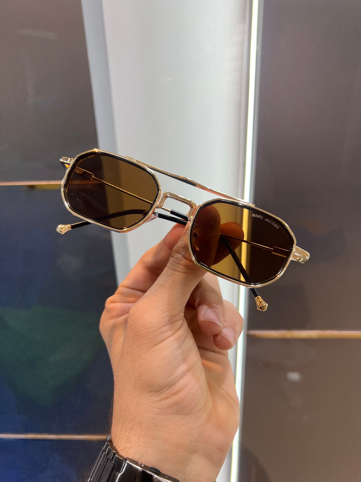 Marc Jacob Metal Brown Luxury Shade With Original Packing