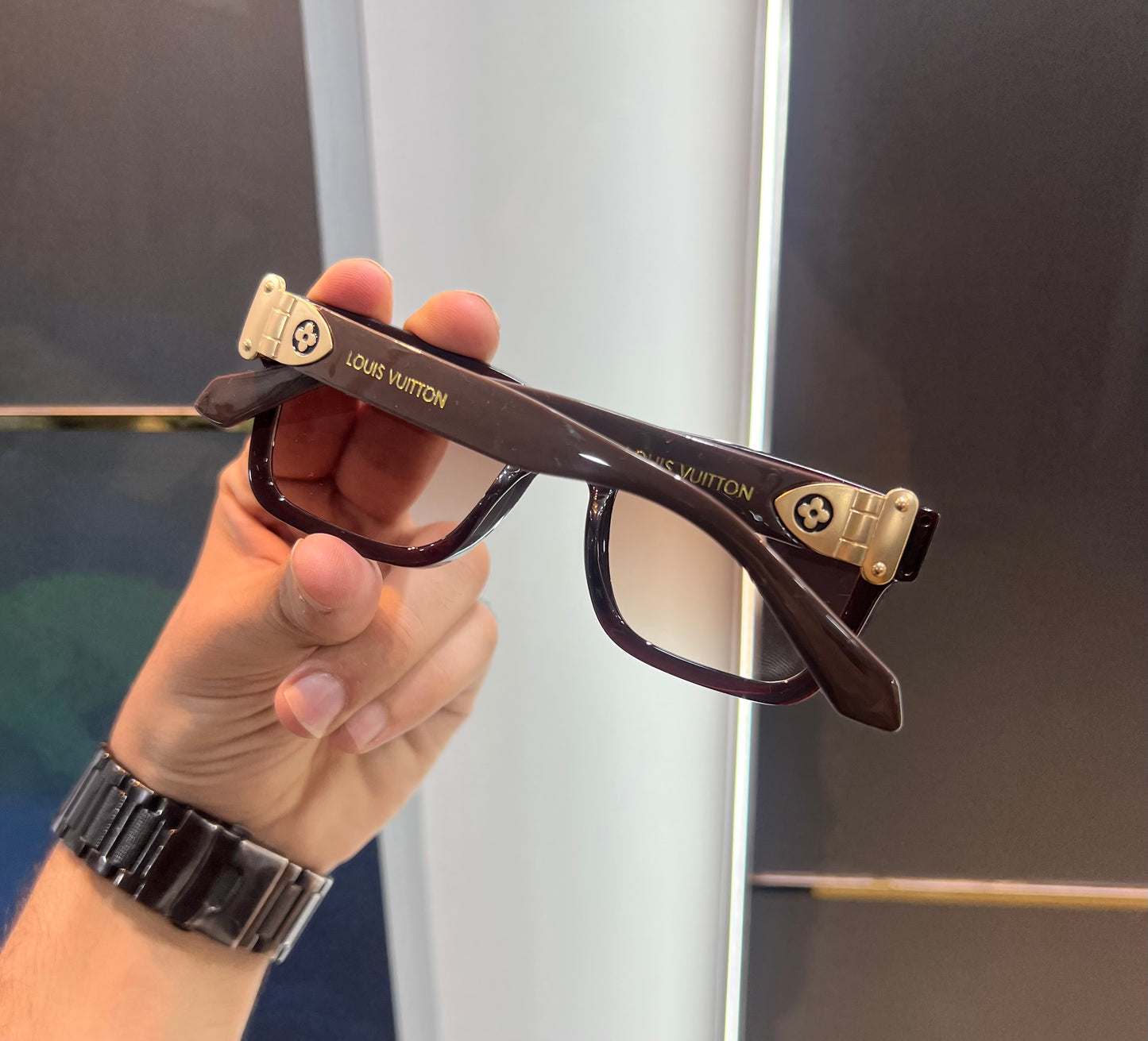 Louis Vuitton Brown Limited Edition Luxury Shade With Original Packing
