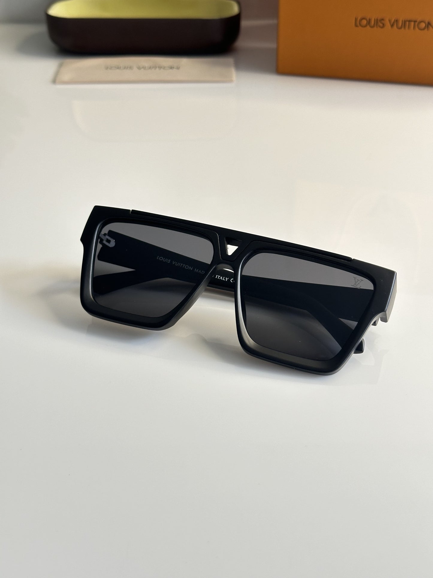 Louis Vuitton All Black Classic Luxury Shade With Original Packing