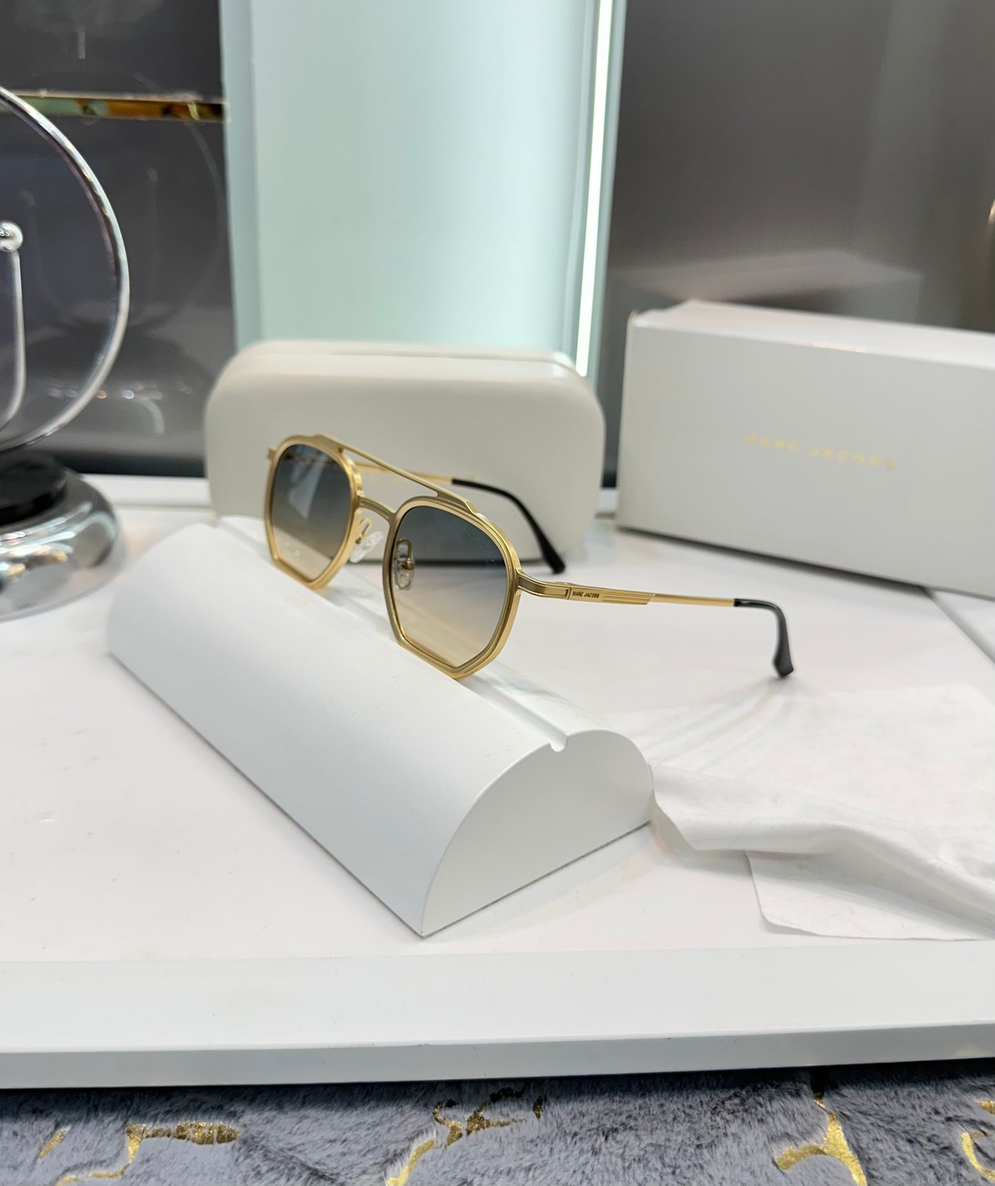 Marc Jacob Gold Dual SRK EDITION Luxury Shade With Original Packing