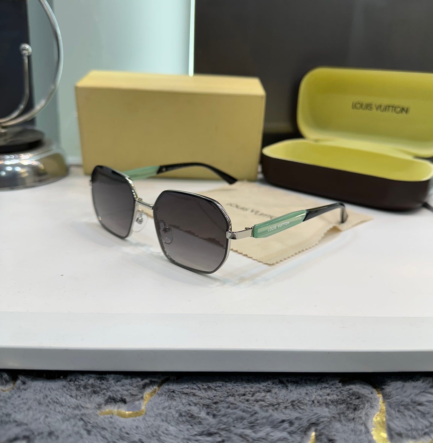 Louis Vuitton Black Green Luxury Shade With Original Packing