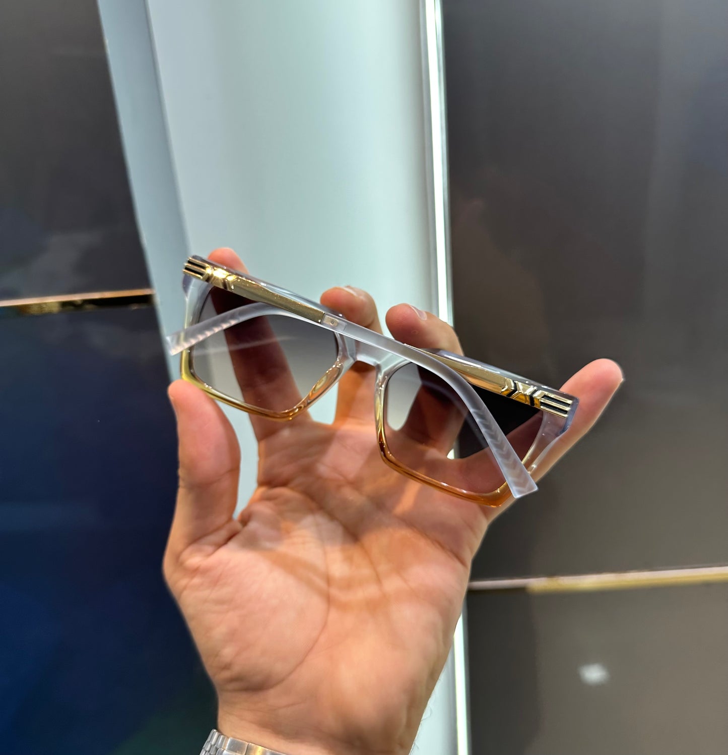 Marc Jacob Dual Limited Edition Luxury Shade With Original Packing