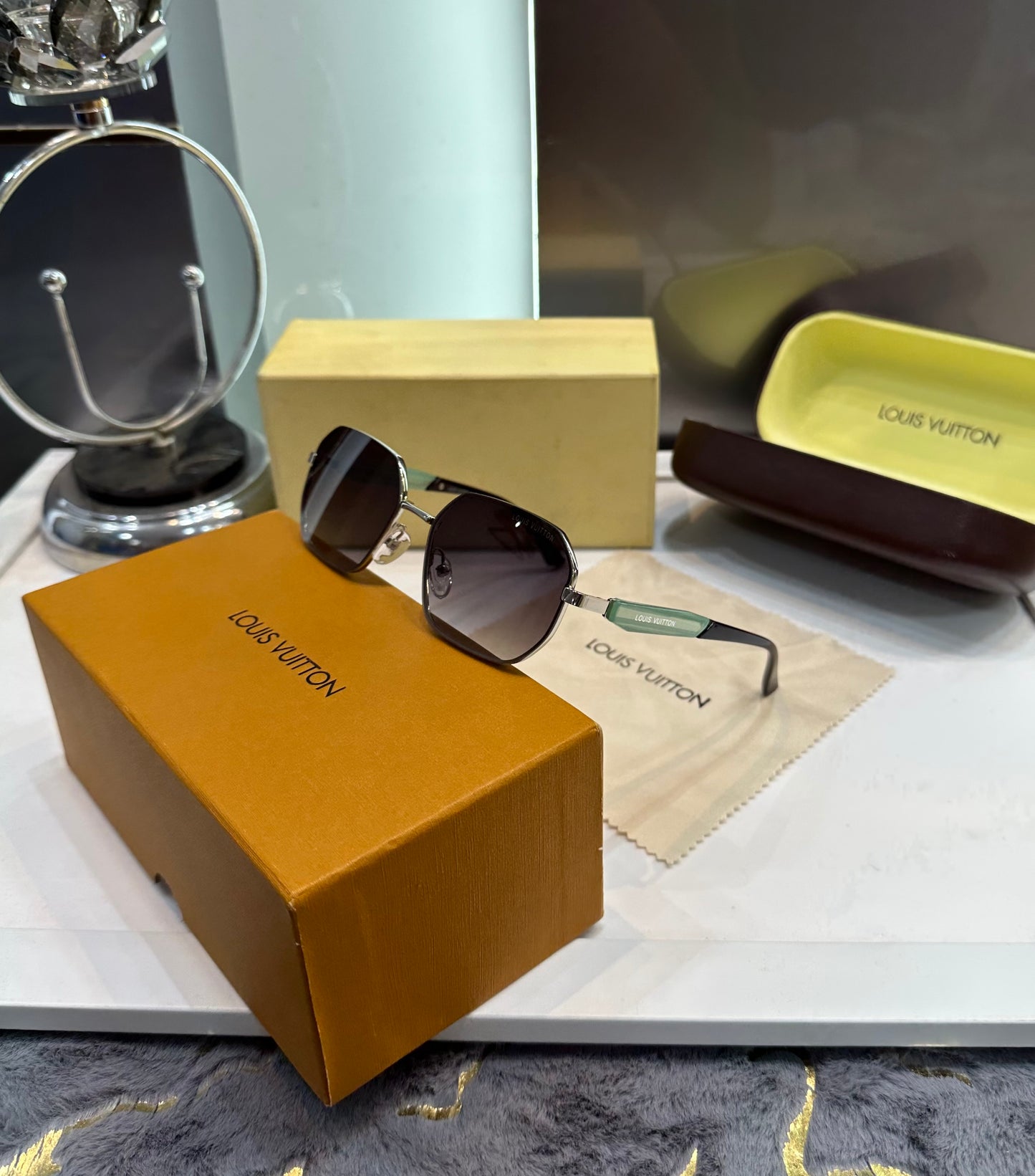 Louis Vuitton Black Green Luxury Shade With Original Packing