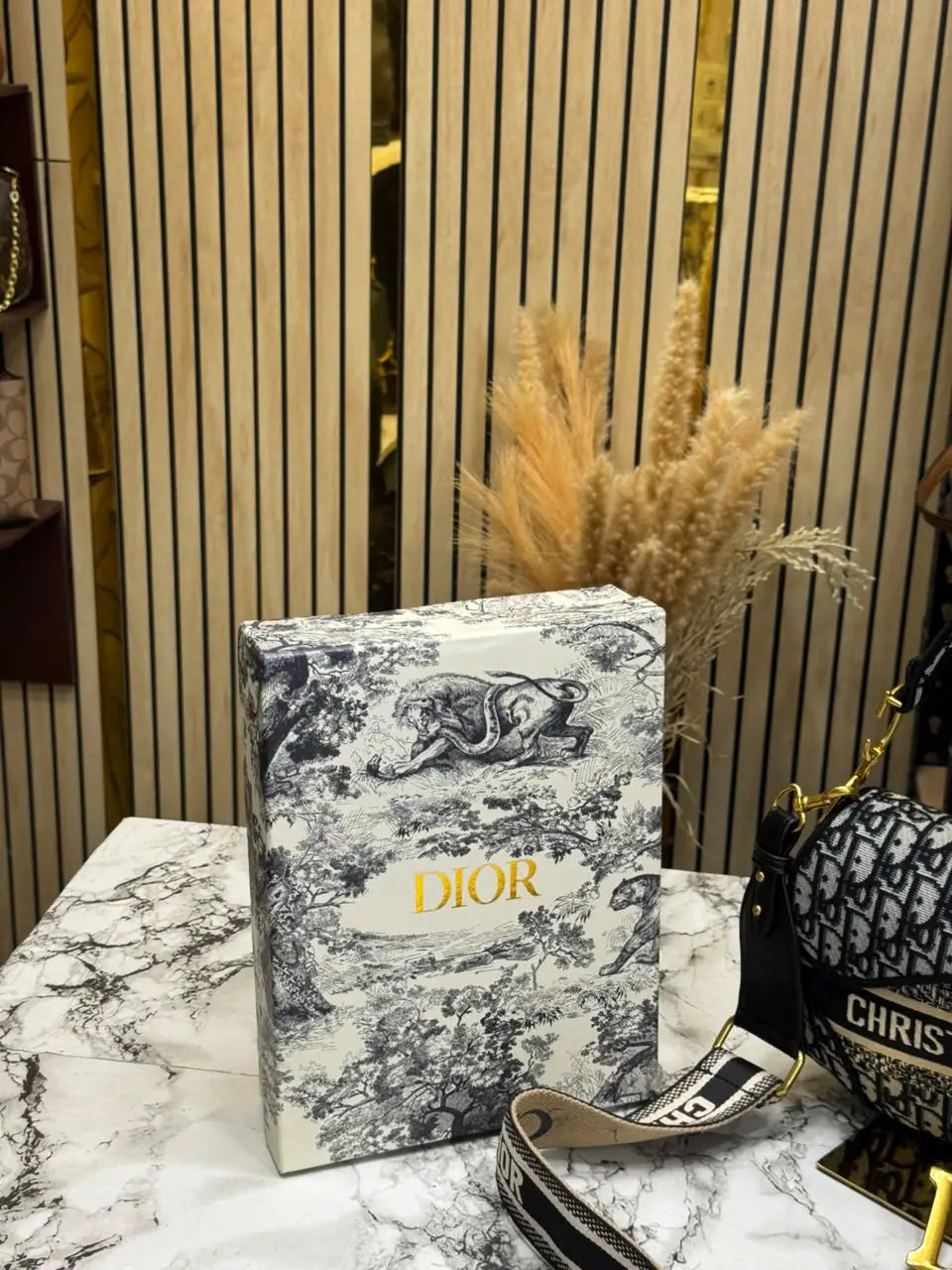 CHRISTIAN DIOR SADDLE WITH OG BOX AND DUST BAG PREMIUM QUALITY BLACK WHITE 1802