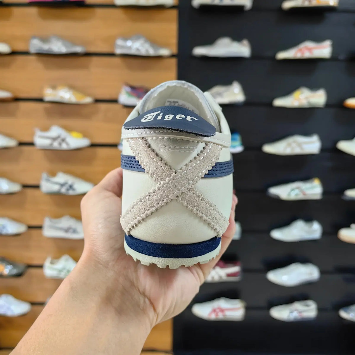 Onitsuka Tiger Mexico 66 Slip On Leather Beige Dark Blue For Mens D-1927