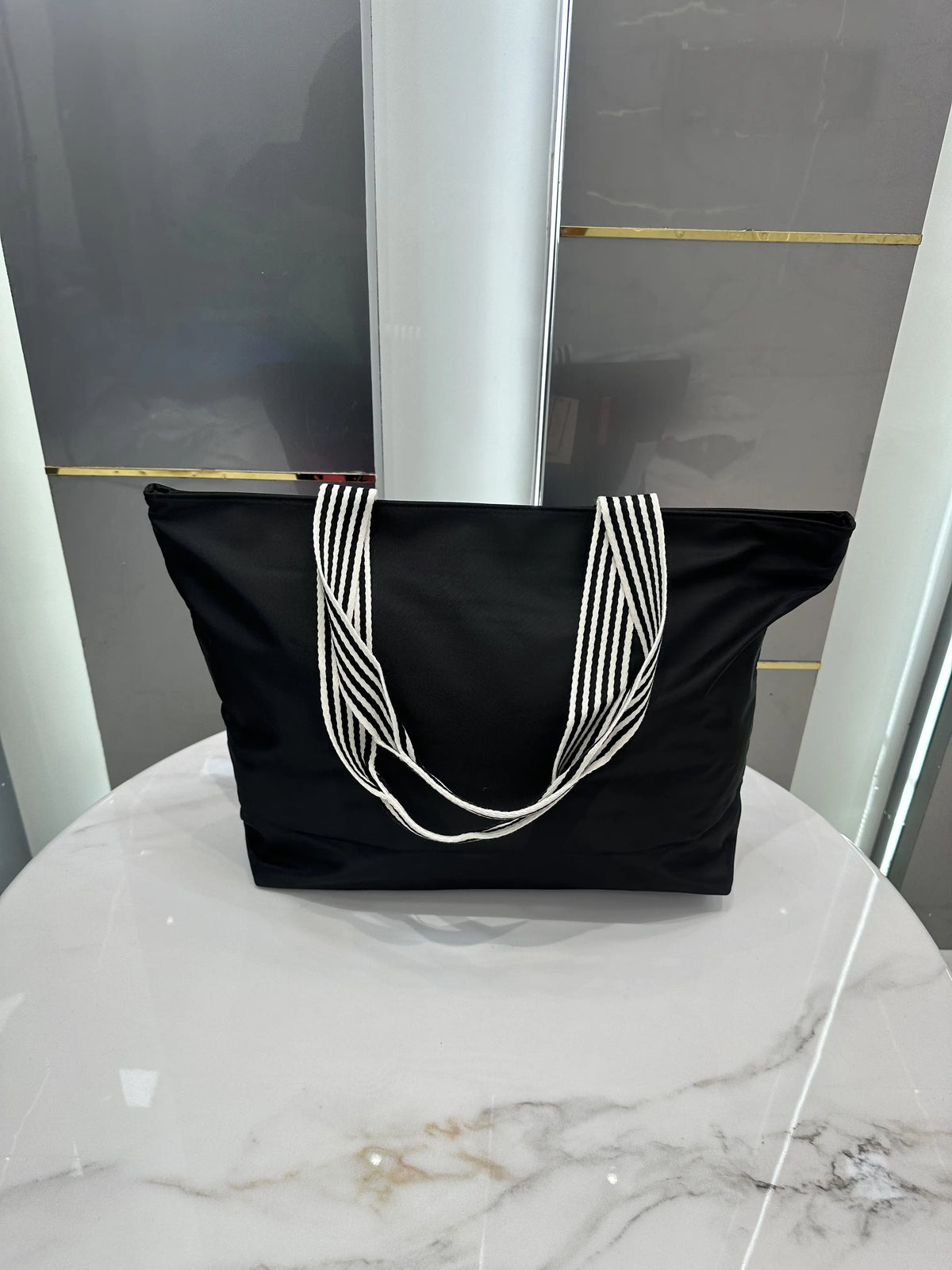 Victorias Secre t Luxury Tote Bag  vs980