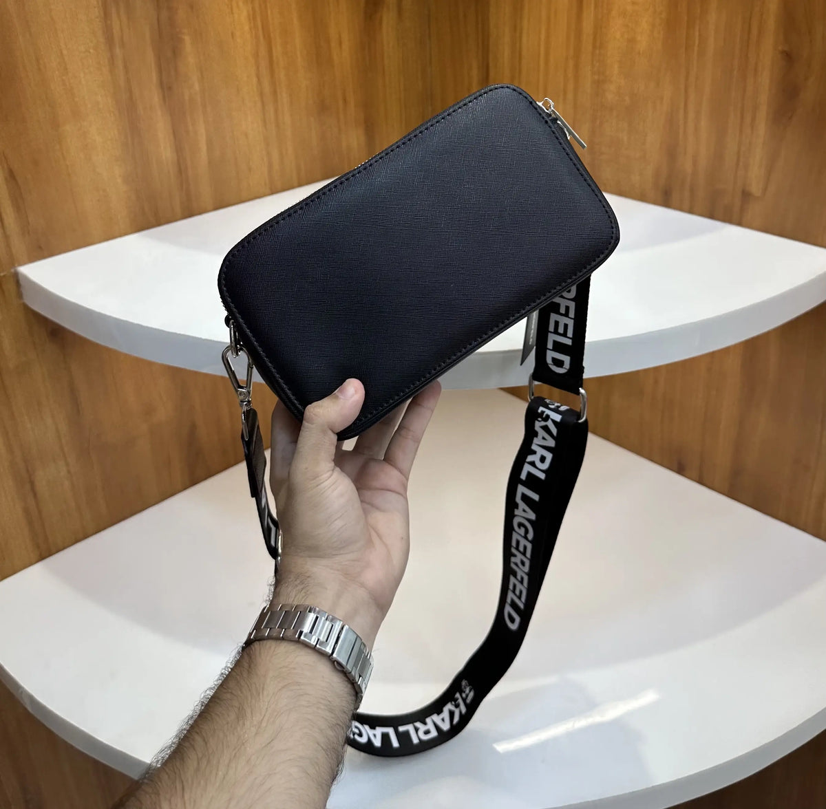Karl Lagerfel d Luxury Sling Bag Black k0060
