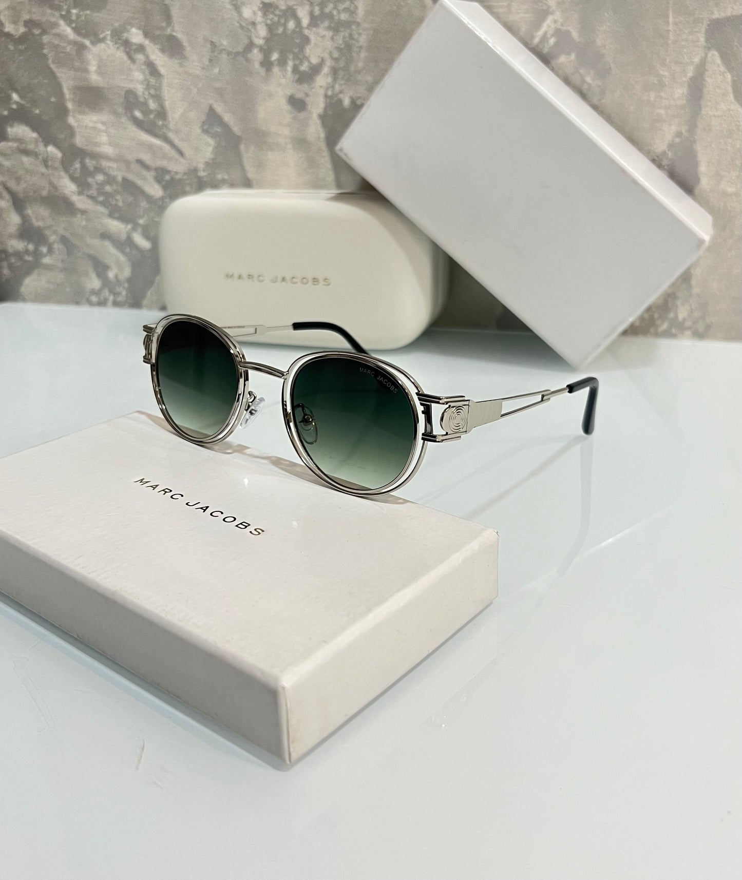 Marc Jacob Silver Green Round Unique Luxury Shade With Original Packing