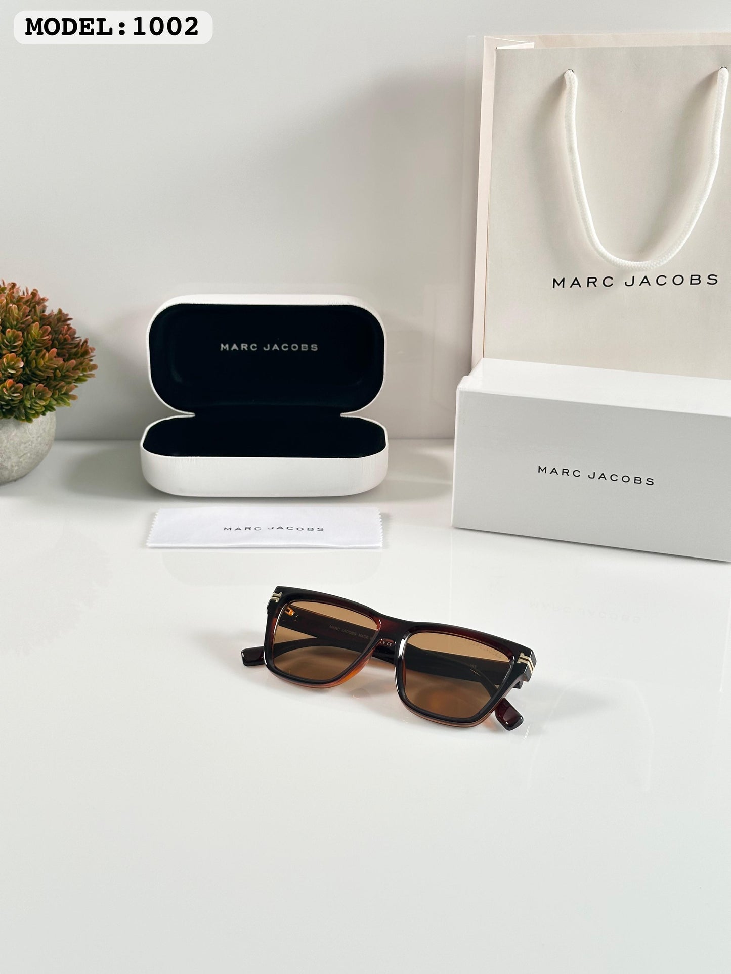 Marc Jacob Brown Luxury Shade With Original Packing