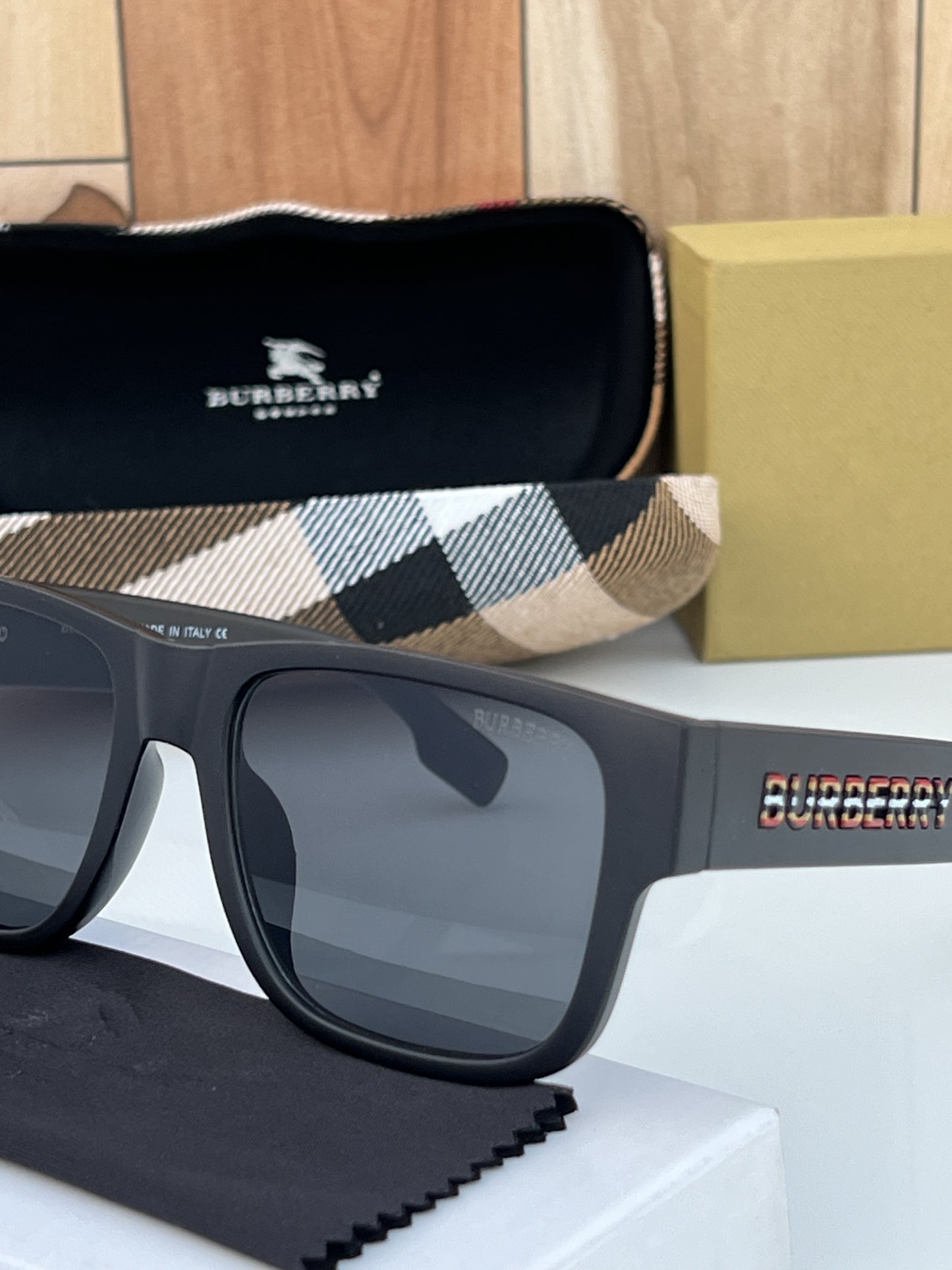 Burberry Black Classic Luxury Shade With Original Packing
