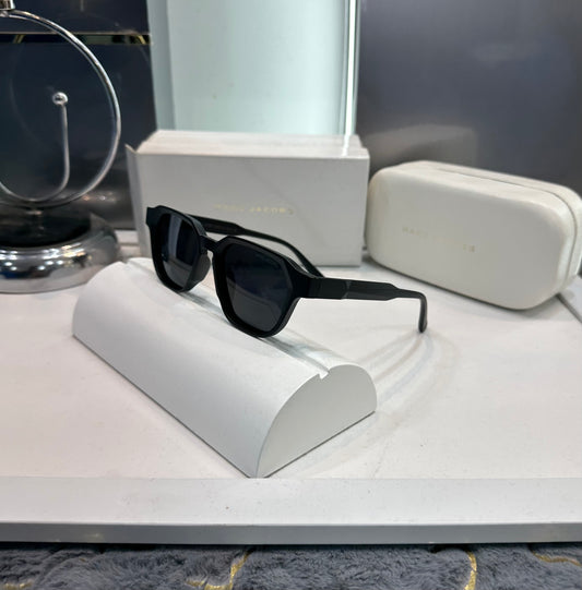 Marc Jacob All Black Luxury Shade With Original Box Packing
