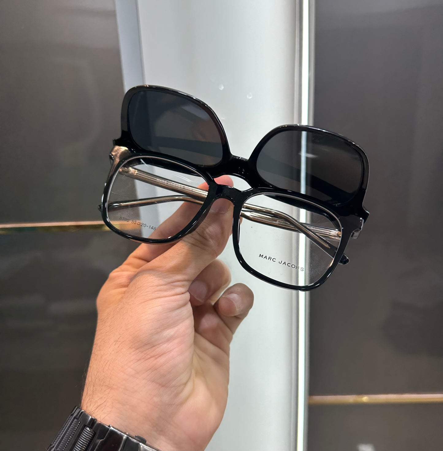 Marc Jacob 2 In 1 Limited Edition Luxury Shade With Original Packing