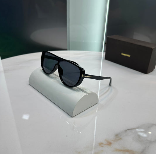 Tomford Black Luxury Shade With Original Box Packing