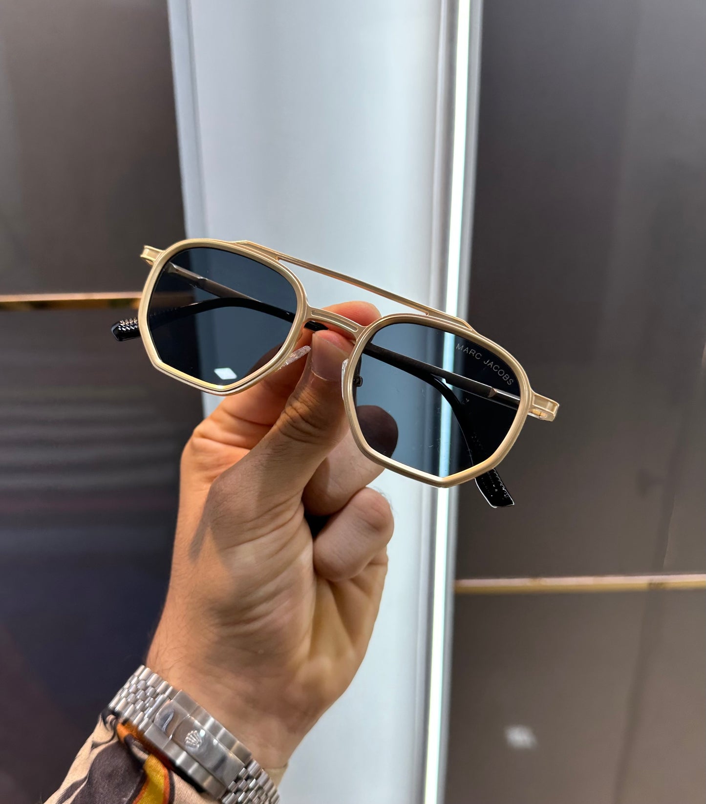 Marc Jacob Gold Black SRK EDITION Luxury Shade With Original Packing