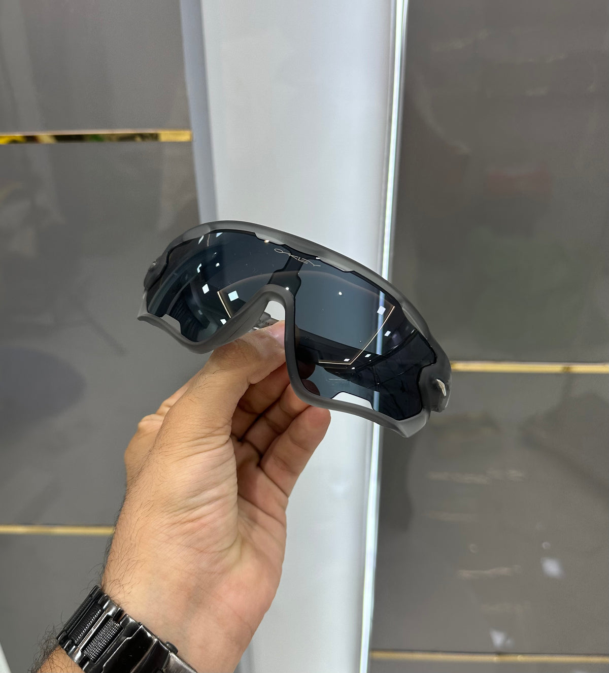 Oakley Luxury Shade With Original Box Packing
