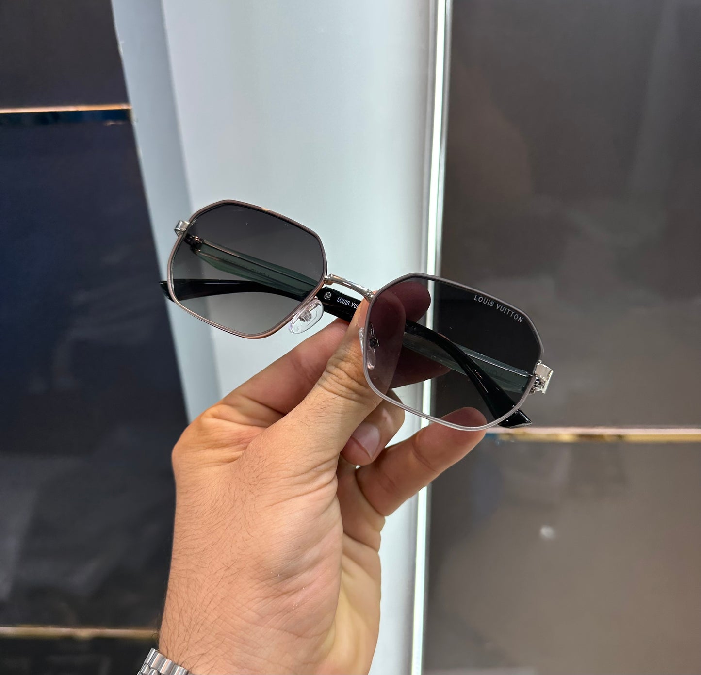 Louis Vuitton Black Green Luxury Shade With Original Packing