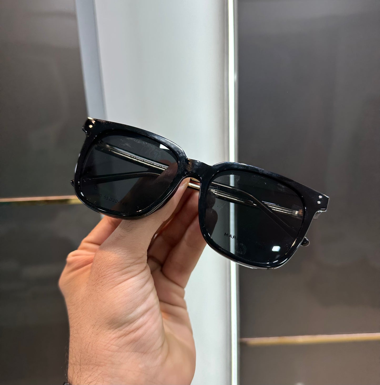 Marc Jacob 2 In 1 Limited Edition Luxury Shade With Original Packing