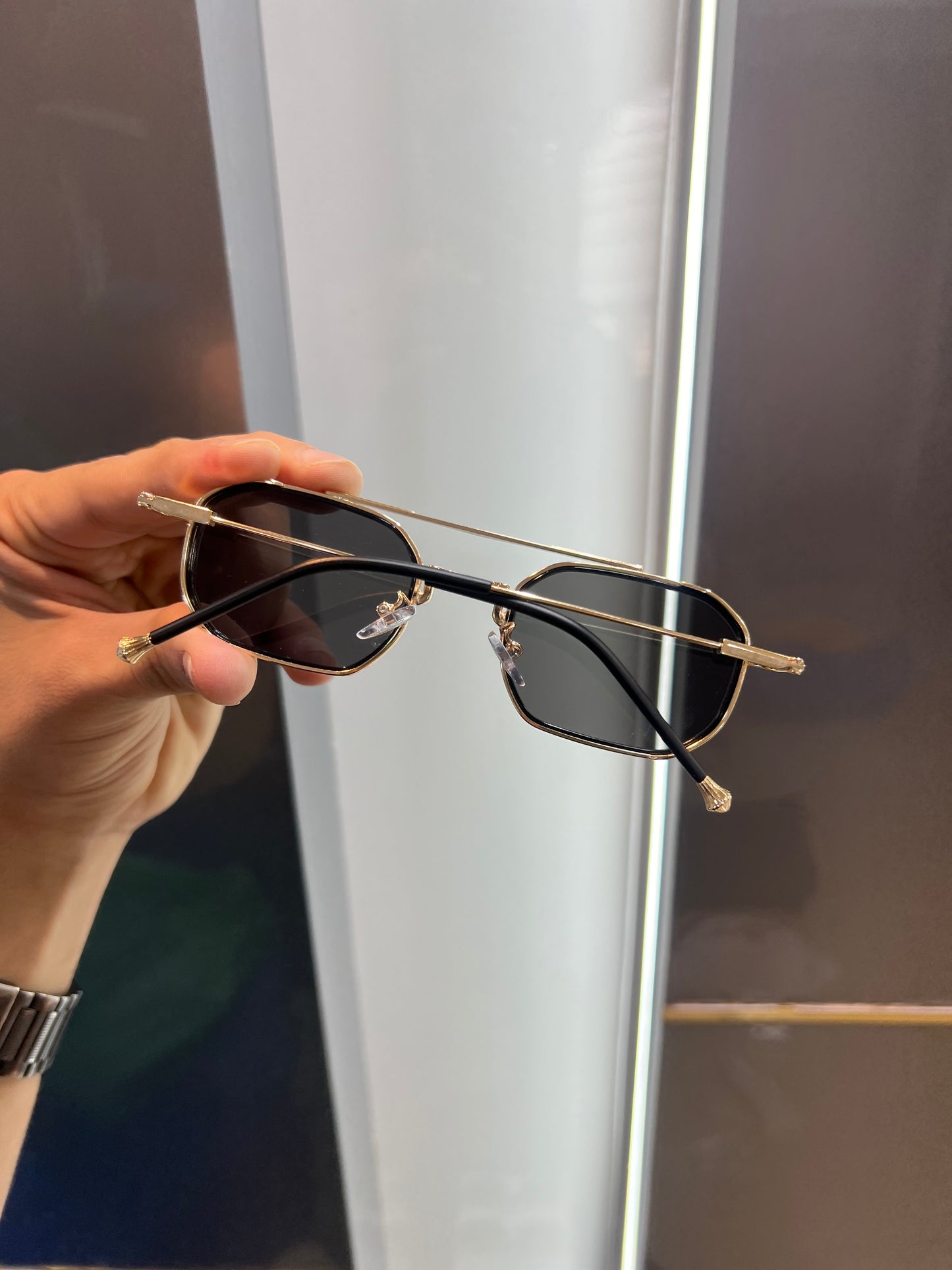Marc Jacob Metal Black Luxury Shade With Original Packing