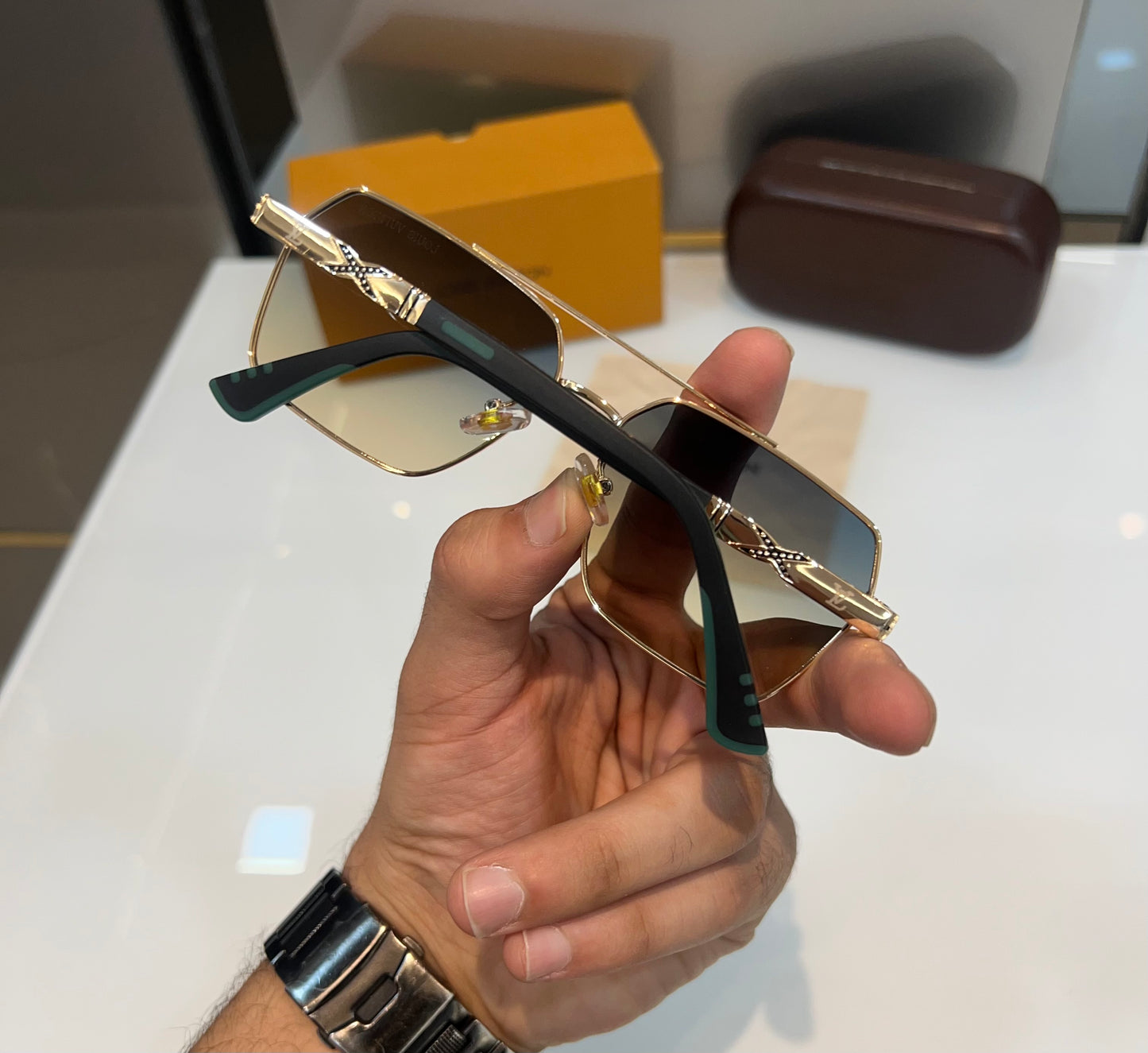 Louis Vuitton Gold GreenLuxury Shade With Original Packing