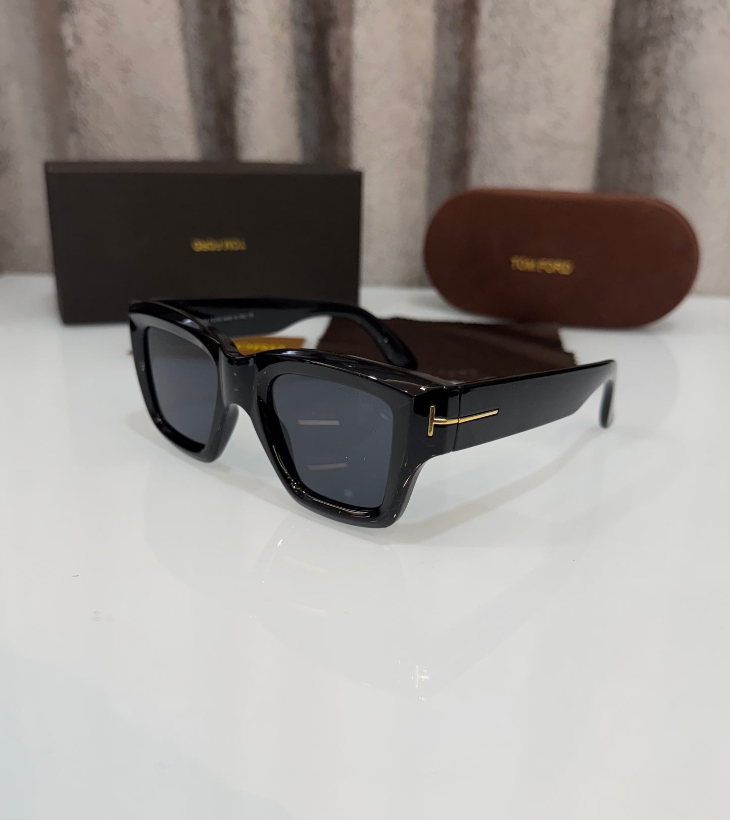 Tomford Full Black Luxury Shade With Original Packing