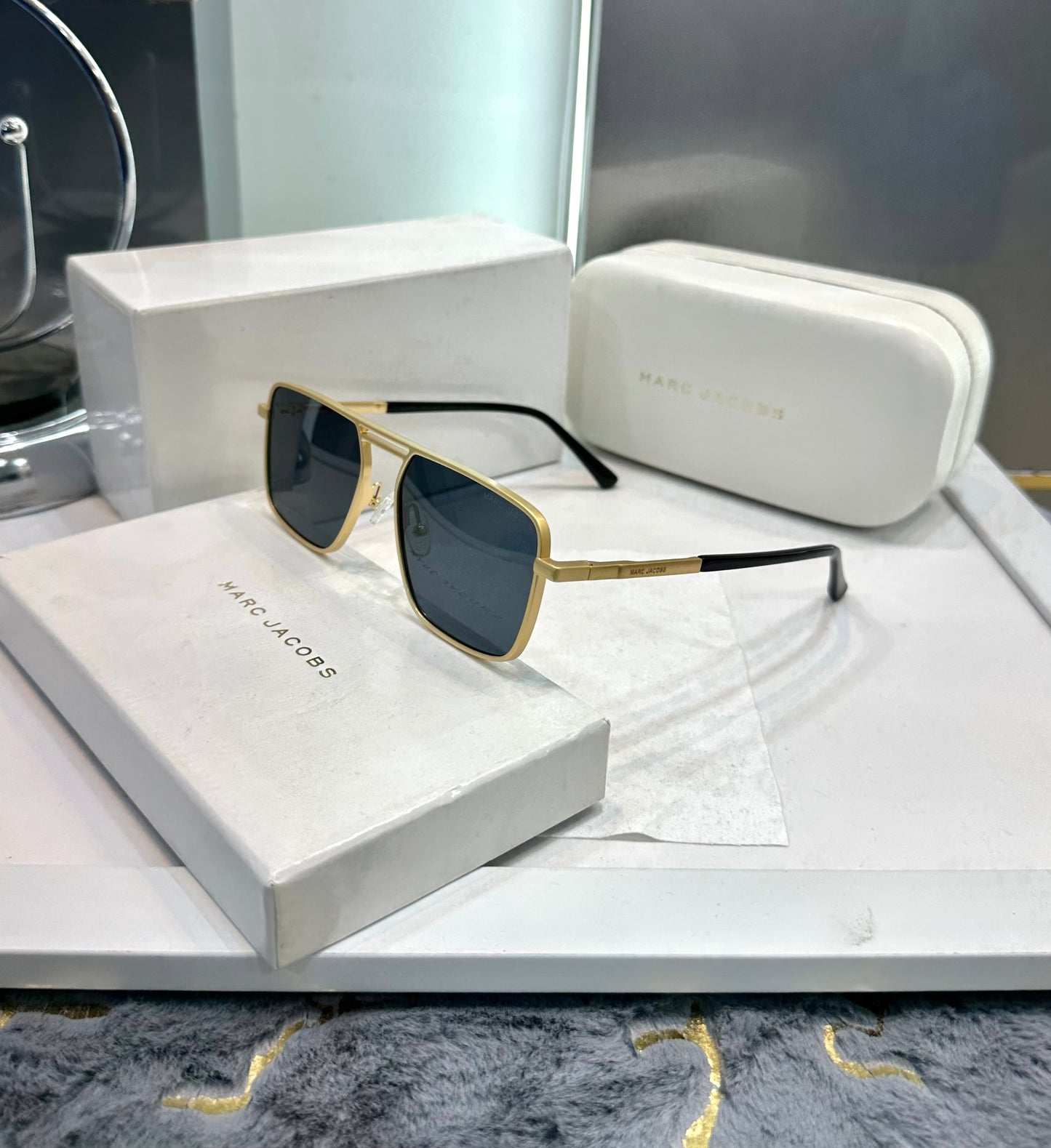 Marc Jacob Gold Black SRK Edition Luxury Shade With Original Packing
