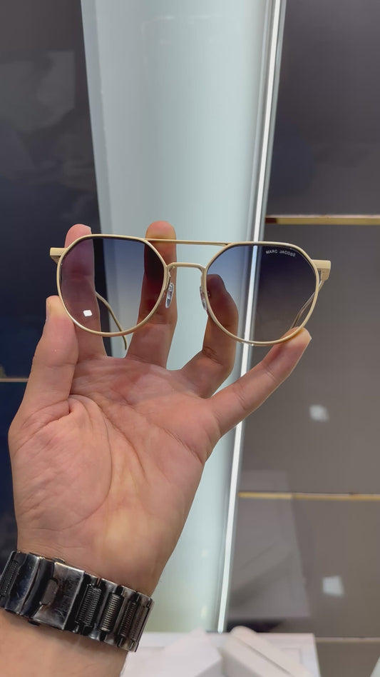 Marc Jacob Gold Dual Luxury Shade With Original Packing